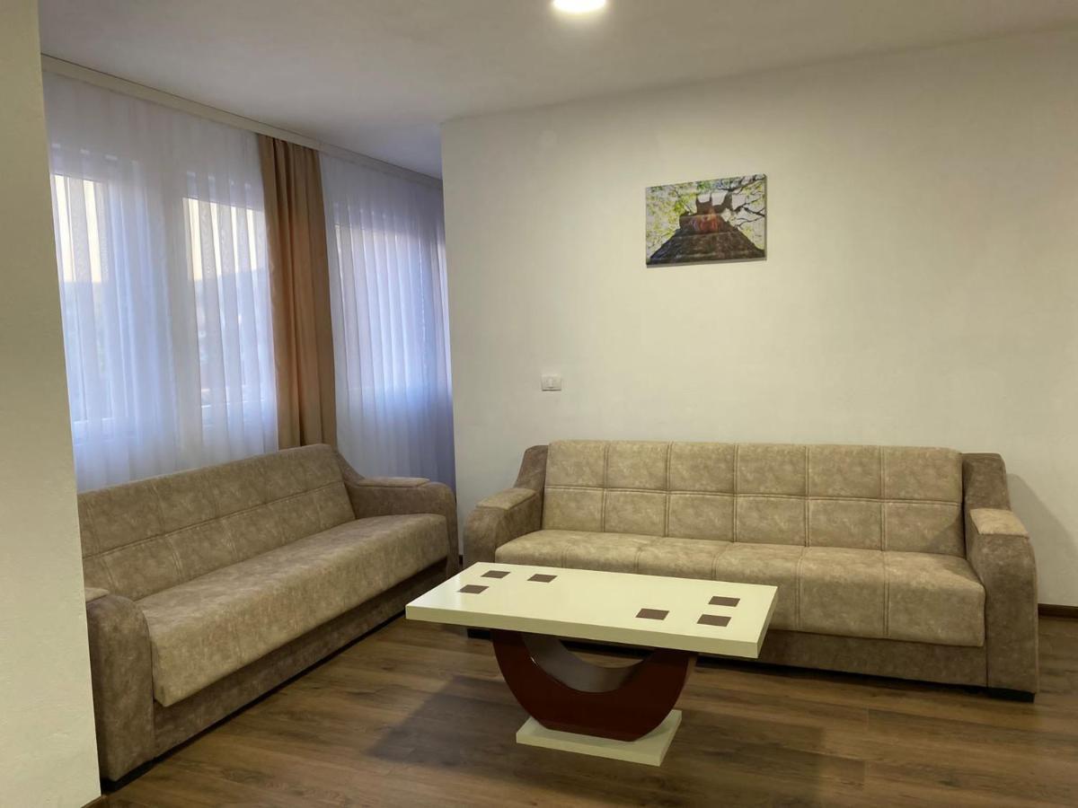 Vila Centar MB Bed & Breakfast Sjenica Luaran gambar