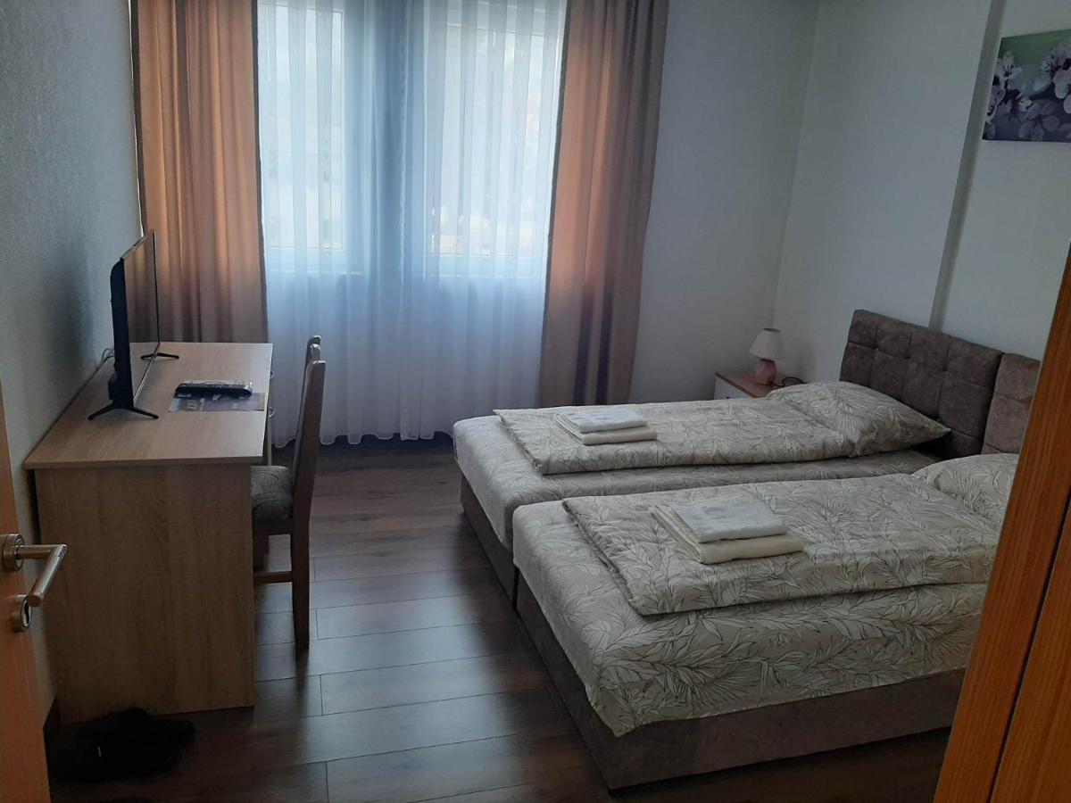 Vila Centar MB Bed & Breakfast Sjenica Luaran gambar